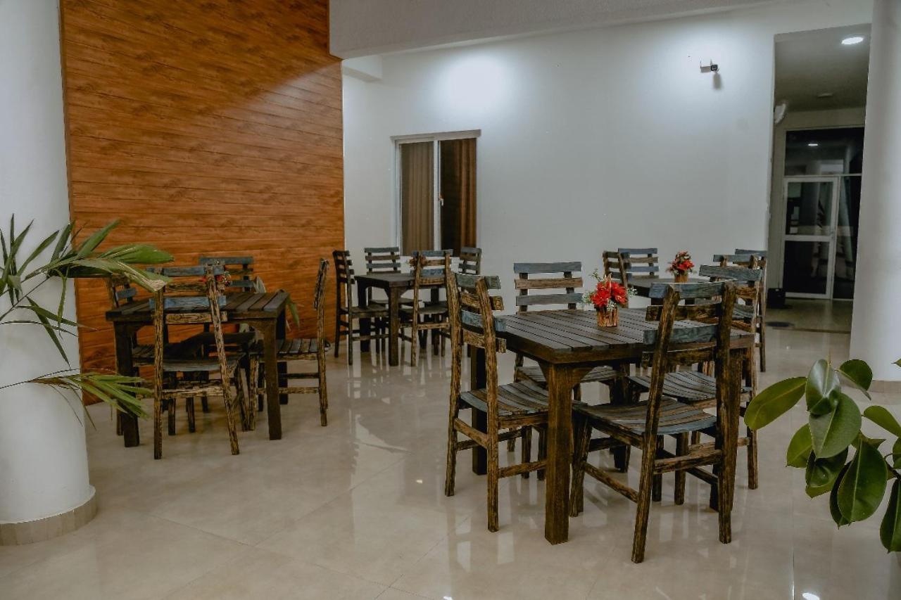 Lucky Transit Hotel - Katunayake Airport Extérieur photo