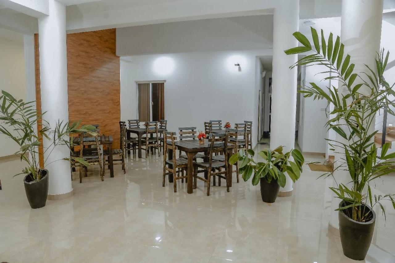 Lucky Transit Hotel - Katunayake Airport Extérieur photo