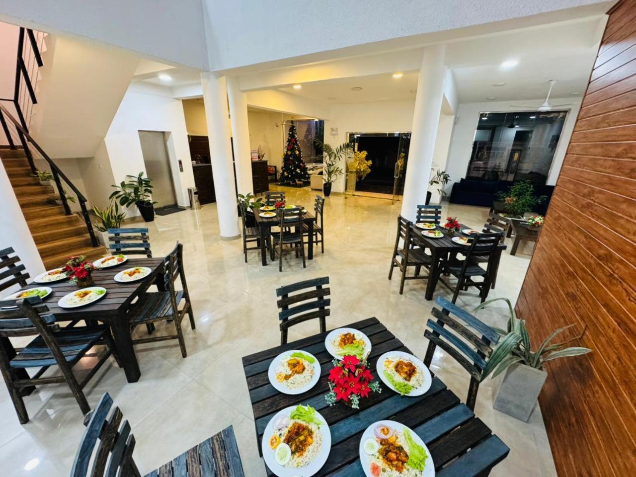 Lucky Transit Hotel - Katunayake Airport Extérieur photo