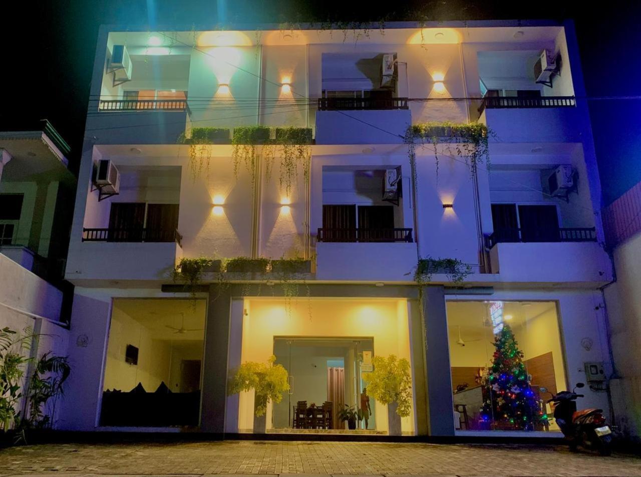 Lucky Transit Hotel - Katunayake Airport Extérieur photo
